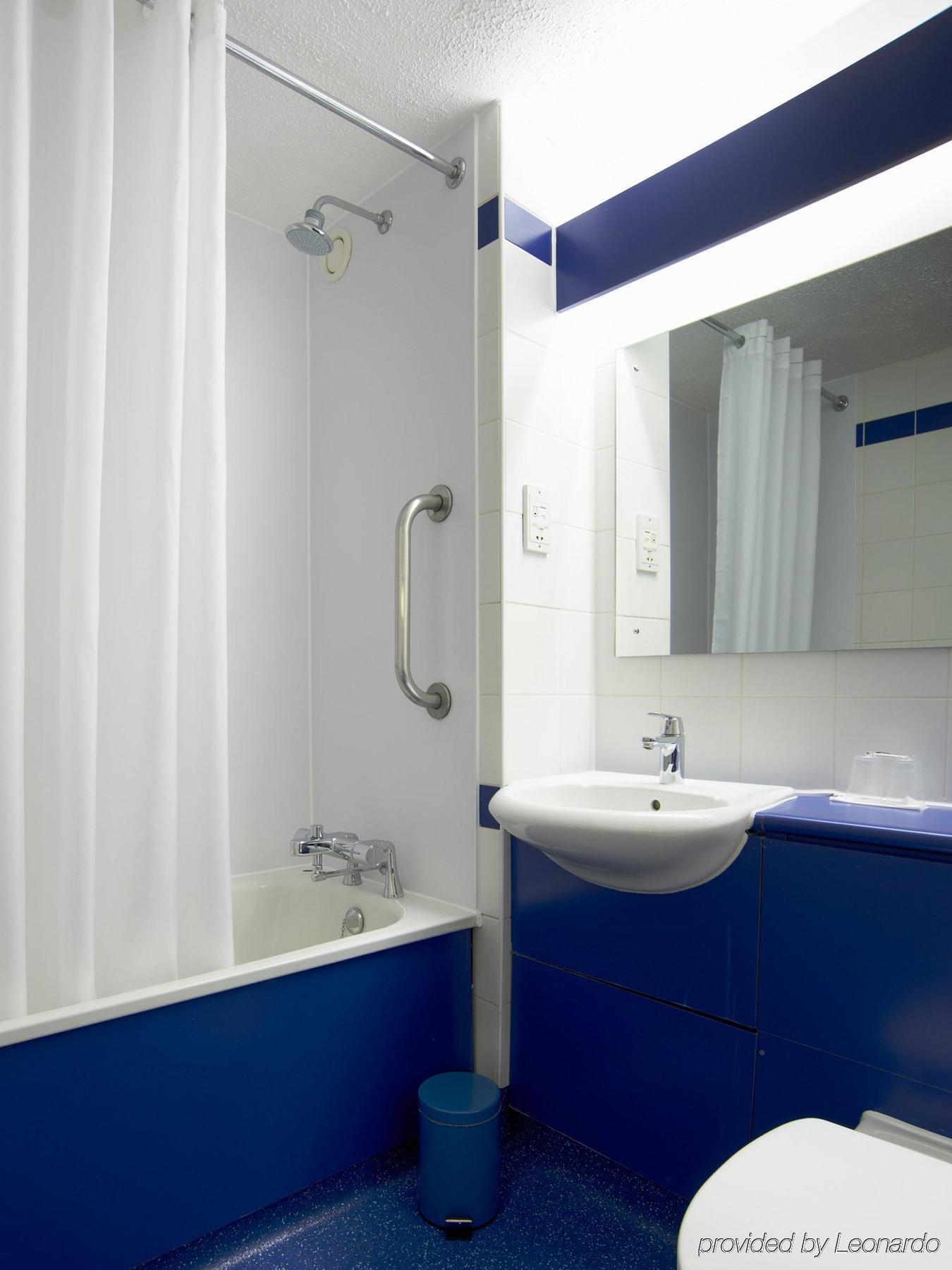 Travelodge London City Airport Exterior foto